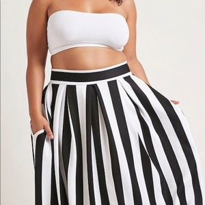 NWT Beautiful Maxi Skirt